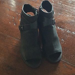 Ankle boots